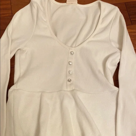 Cream V-Neck Peplum Blouse - Picture 4 of 6